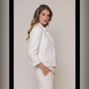 Beautiful White Women's Blazer 🤍